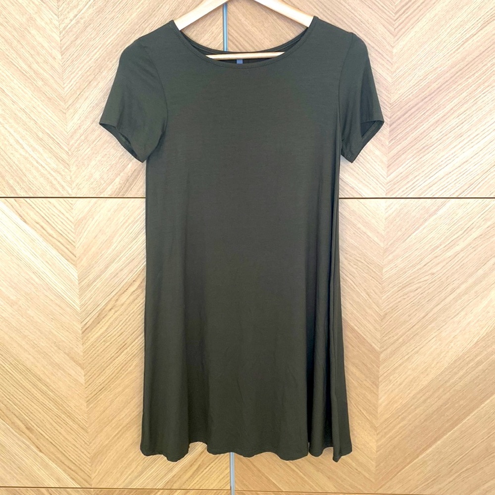 Olive Short Sleeve Knit Dress by Francesca’s brand Jolie in XS